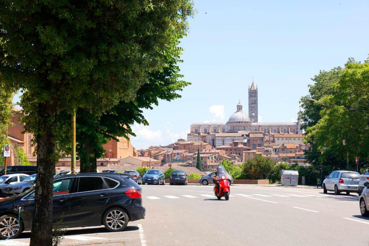 Siena Uptown - Sabrina'S Cozy Apartment Esterno foto